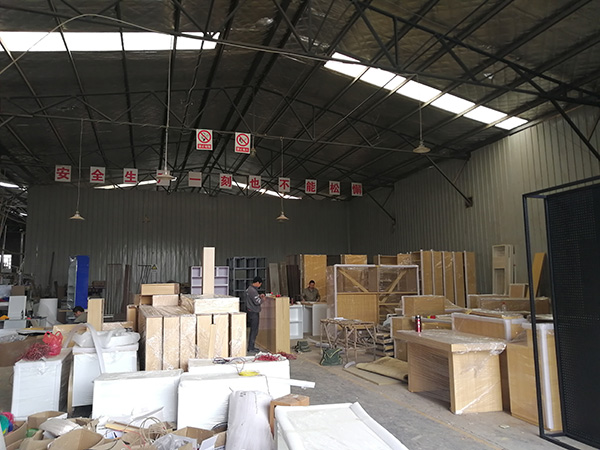 展柜生产基地组装区域3