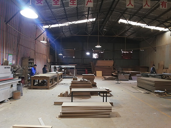 展柜生产基地木工制作区域