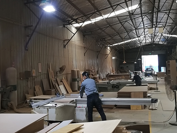 展柜生产基地木工制作区域1